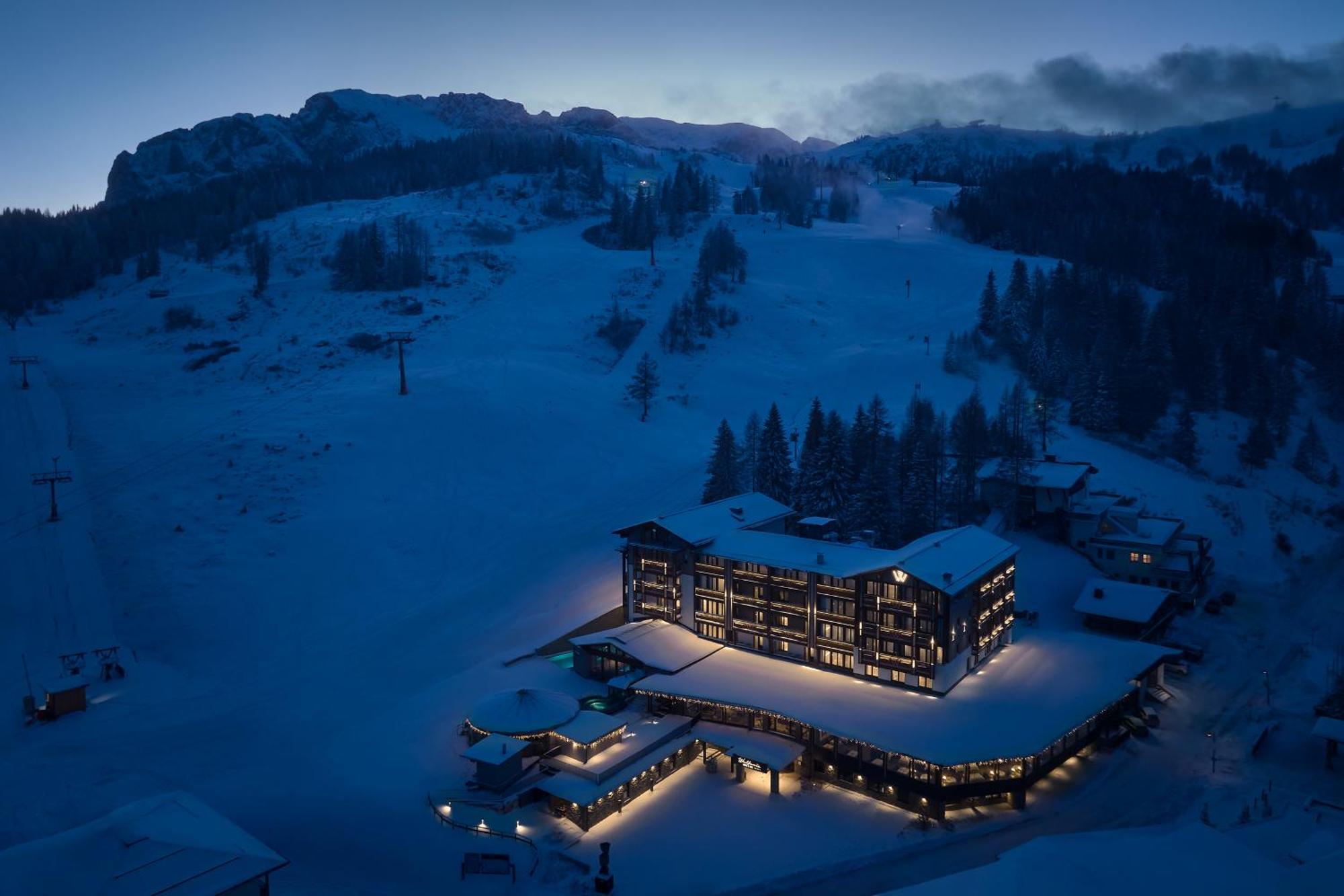 Hotel Wulfenia 4S - Adults Only Sonnenalpe Nassfeld Luaran gambar