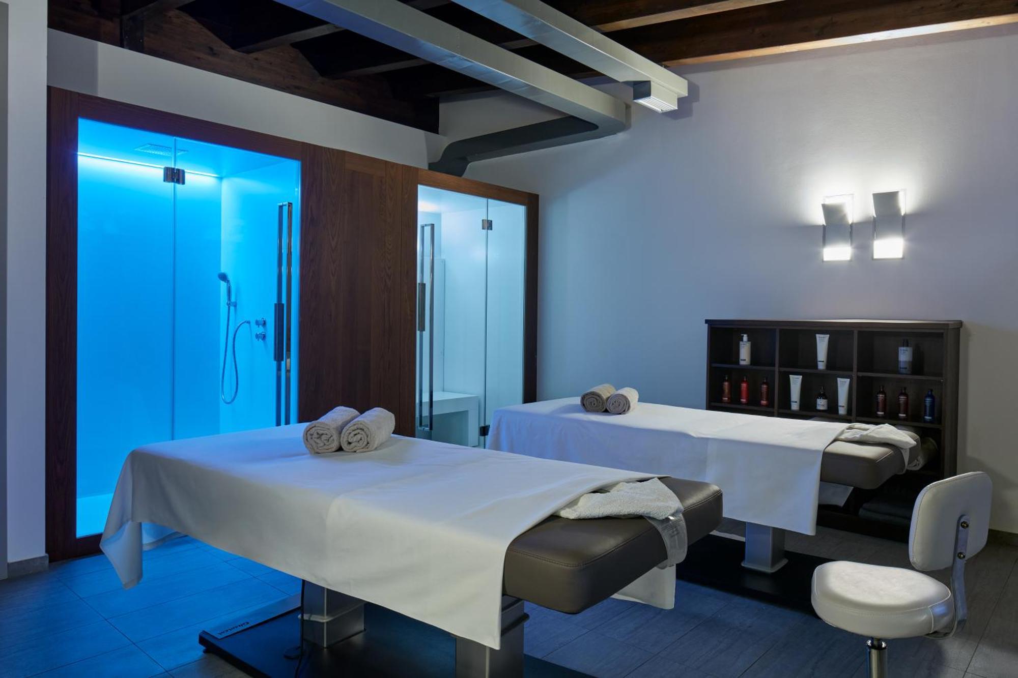 Hotel Wulfenia 4S - Adults Only Sonnenalpe Nassfeld Luaran gambar